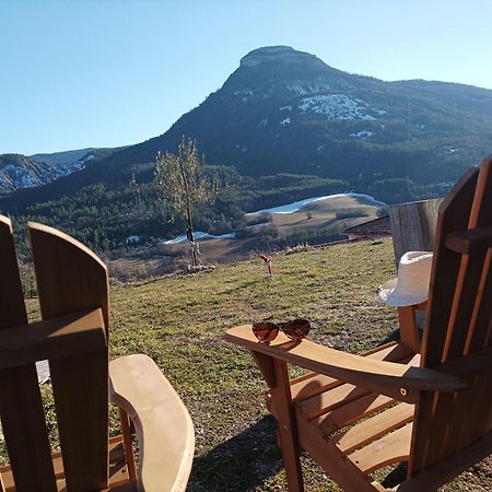 Un Petit Coin De Paradis Orpierre Exteriör bild